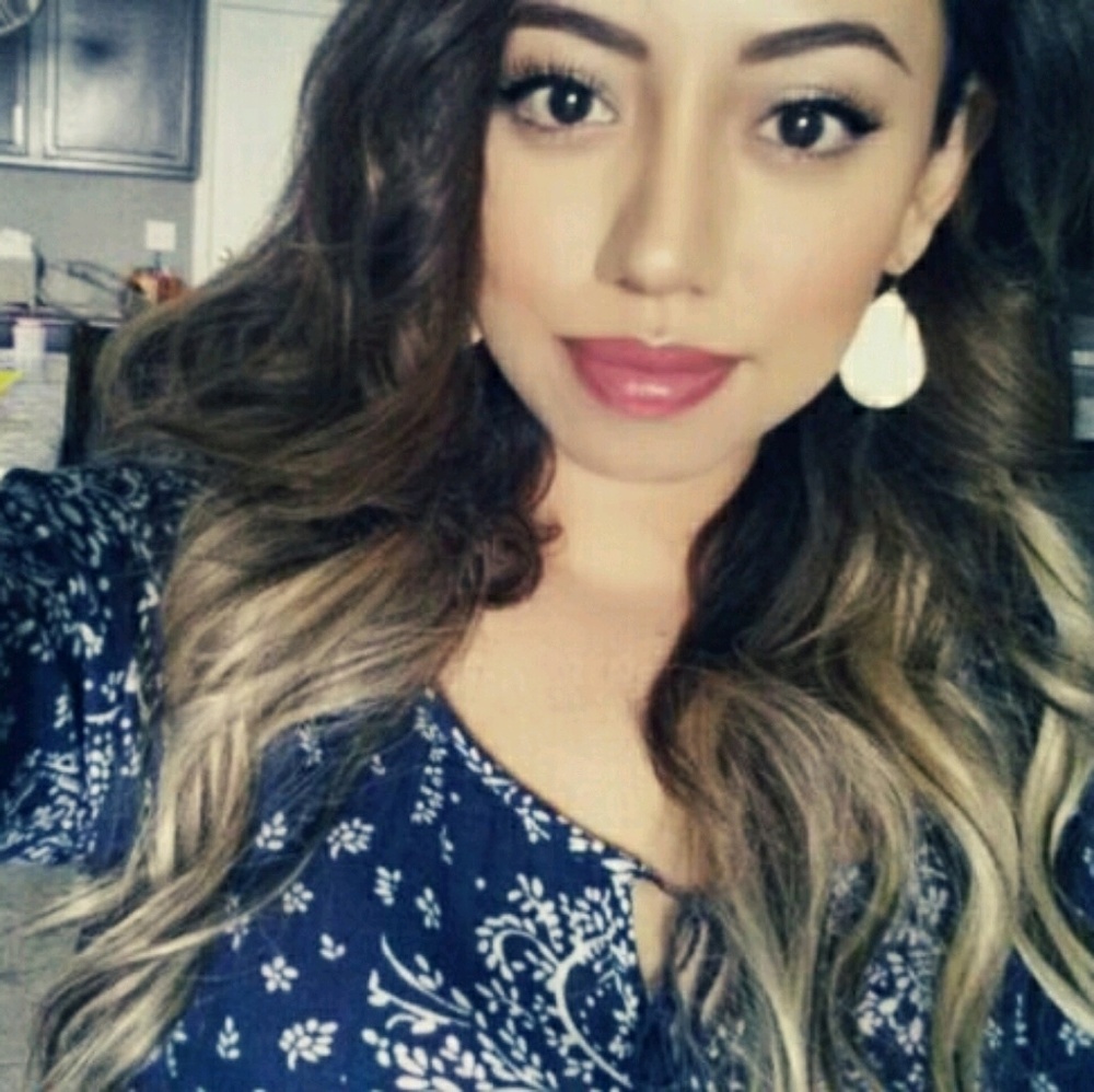 Meet your Posher, Claudia